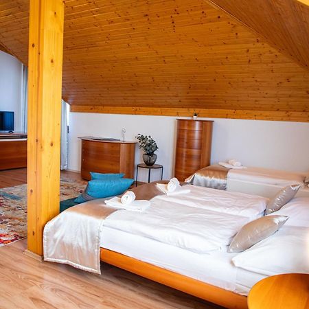Hotel Rozálka Pezinok Esterno foto