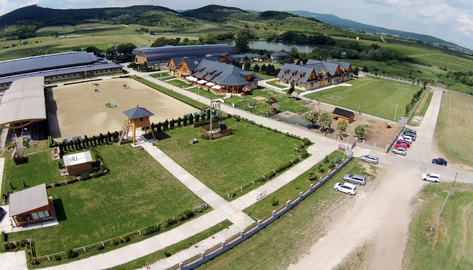 Hotel Rozálka Pezinok Esterno foto
