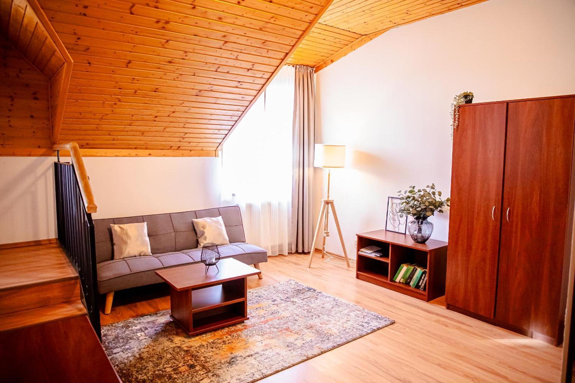 Hotel Rozálka Pezinok Esterno foto