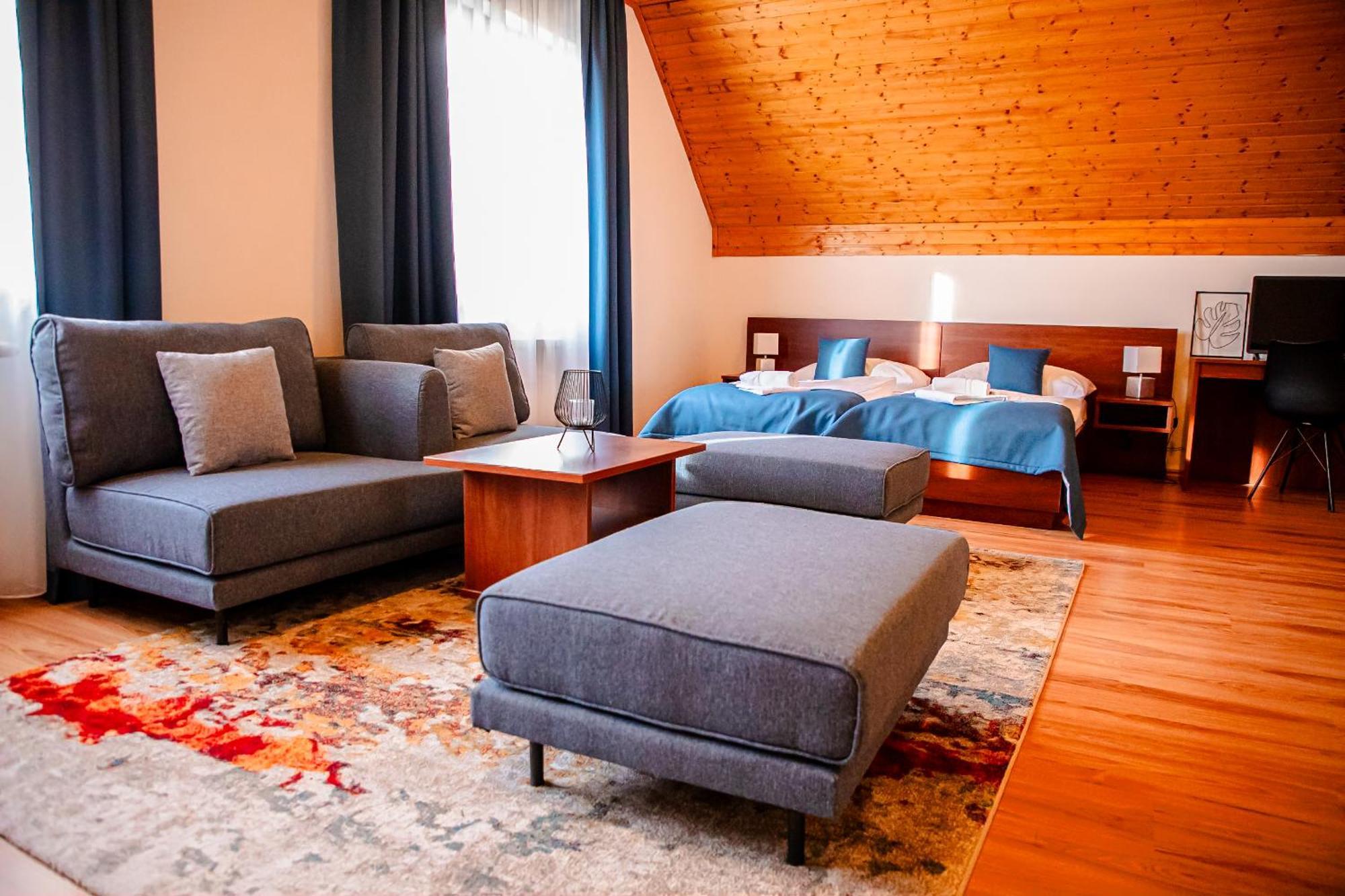 Hotel Rozálka Pezinok Esterno foto