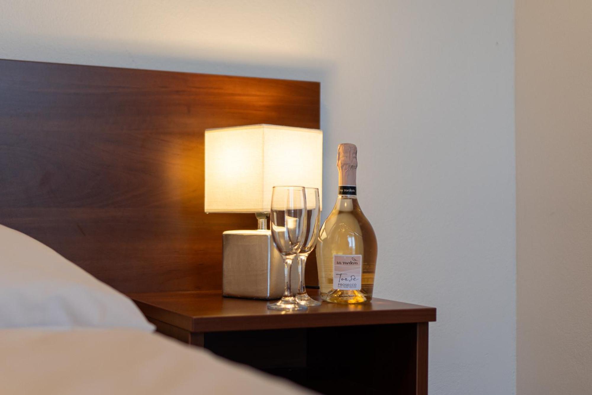 Hotel Rozálka Pezinok Esterno foto
