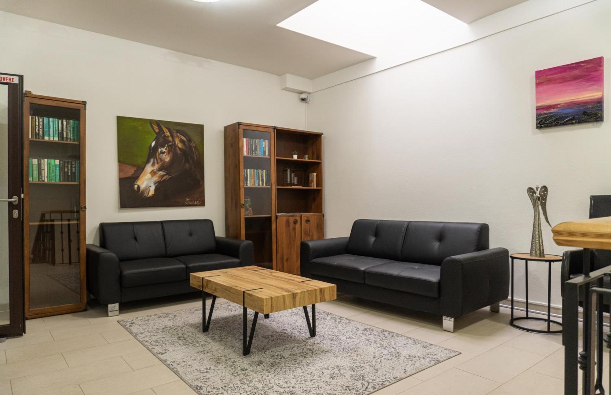 Hotel Rozálka Pezinok Esterno foto