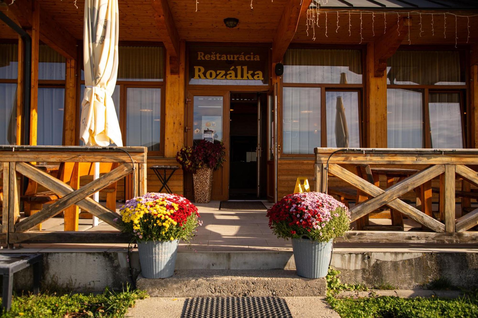Hotel Rozálka Pezinok Esterno foto