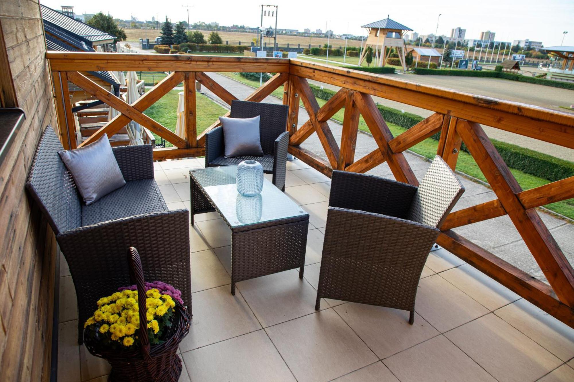 Hotel Rozálka Pezinok Esterno foto