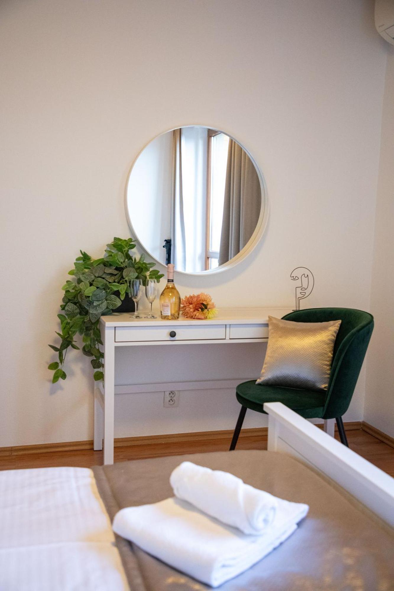Hotel Rozálka Pezinok Esterno foto