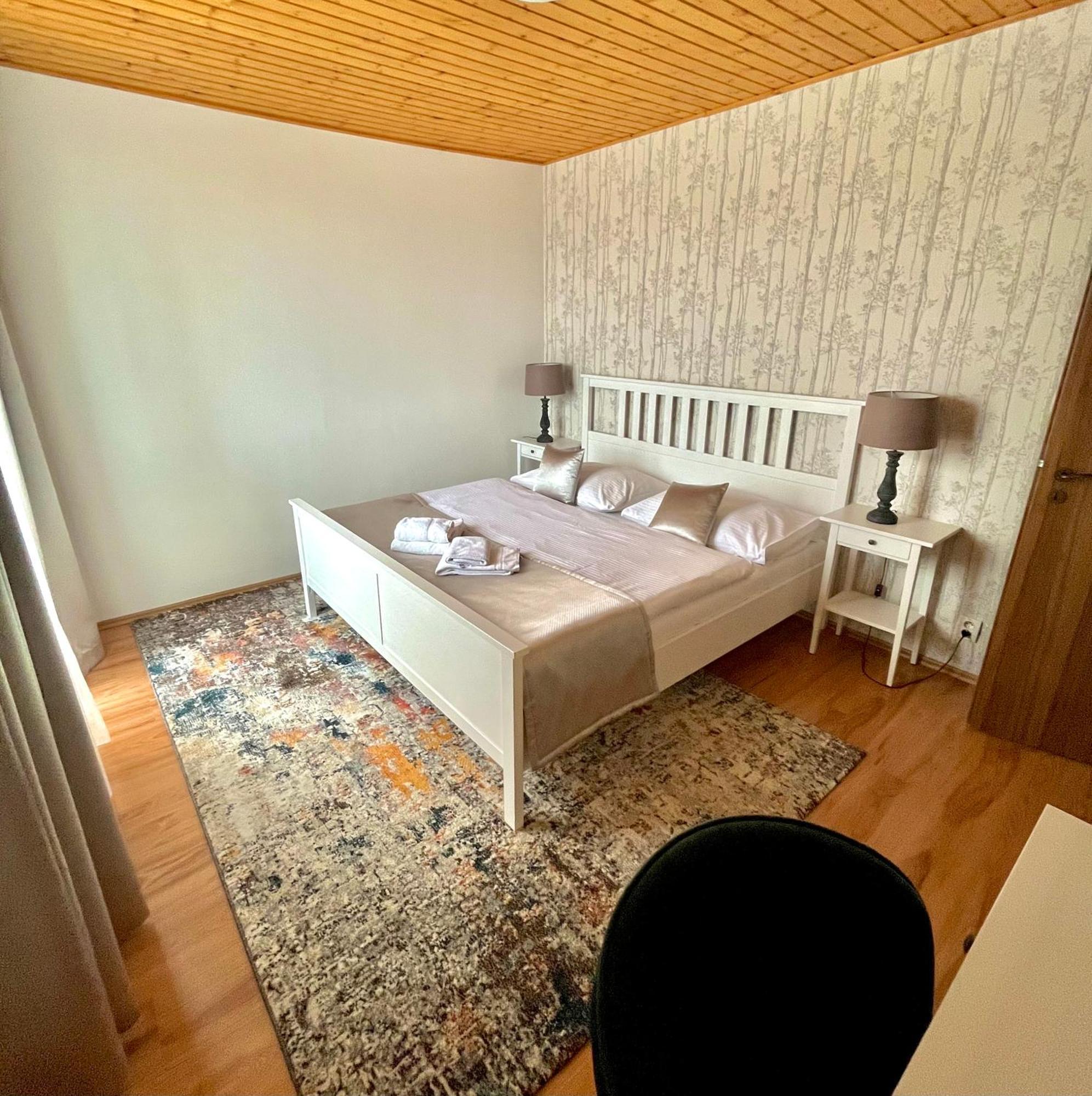 Hotel Rozálka Pezinok Esterno foto