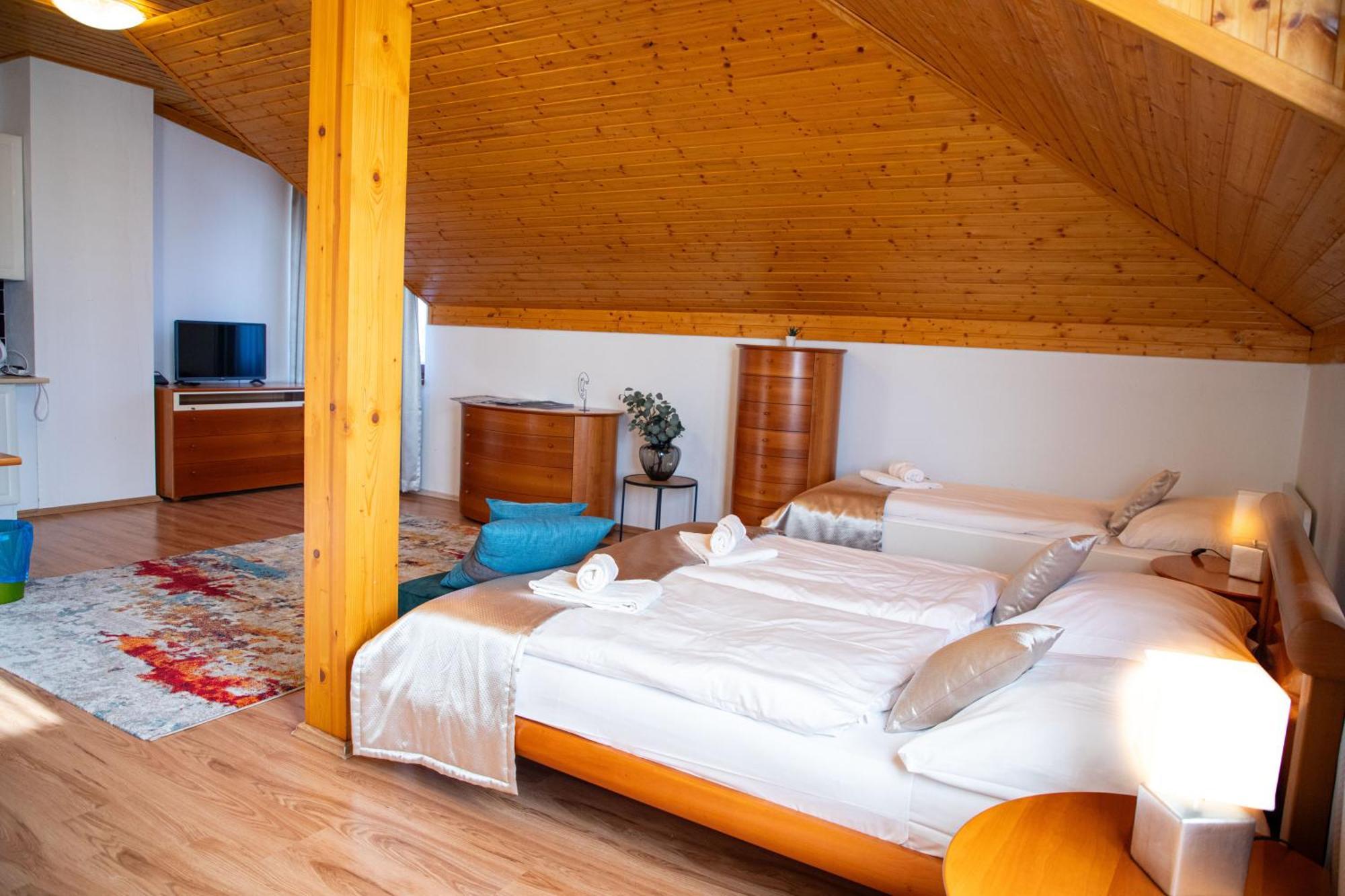 Hotel Rozálka Pezinok Esterno foto