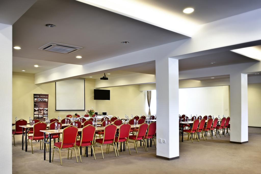 Hotel Rozálka Pezinok Esterno foto