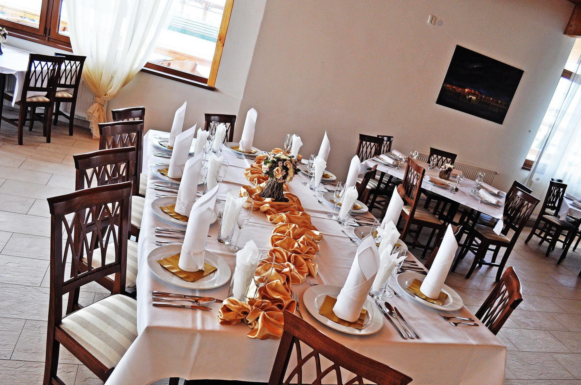 Hotel Rozálka Pezinok Esterno foto