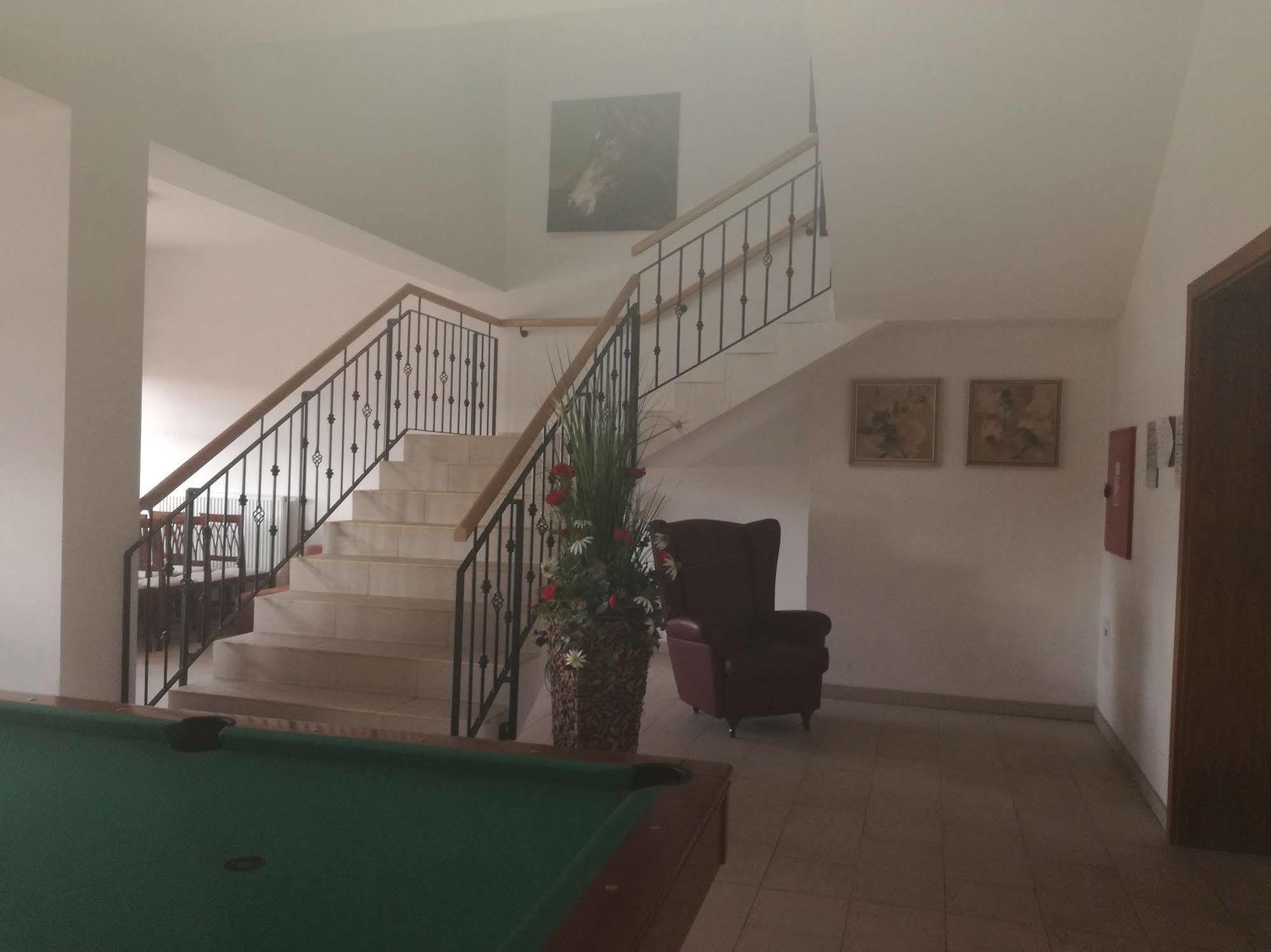 Hotel Rozálka Pezinok Esterno foto